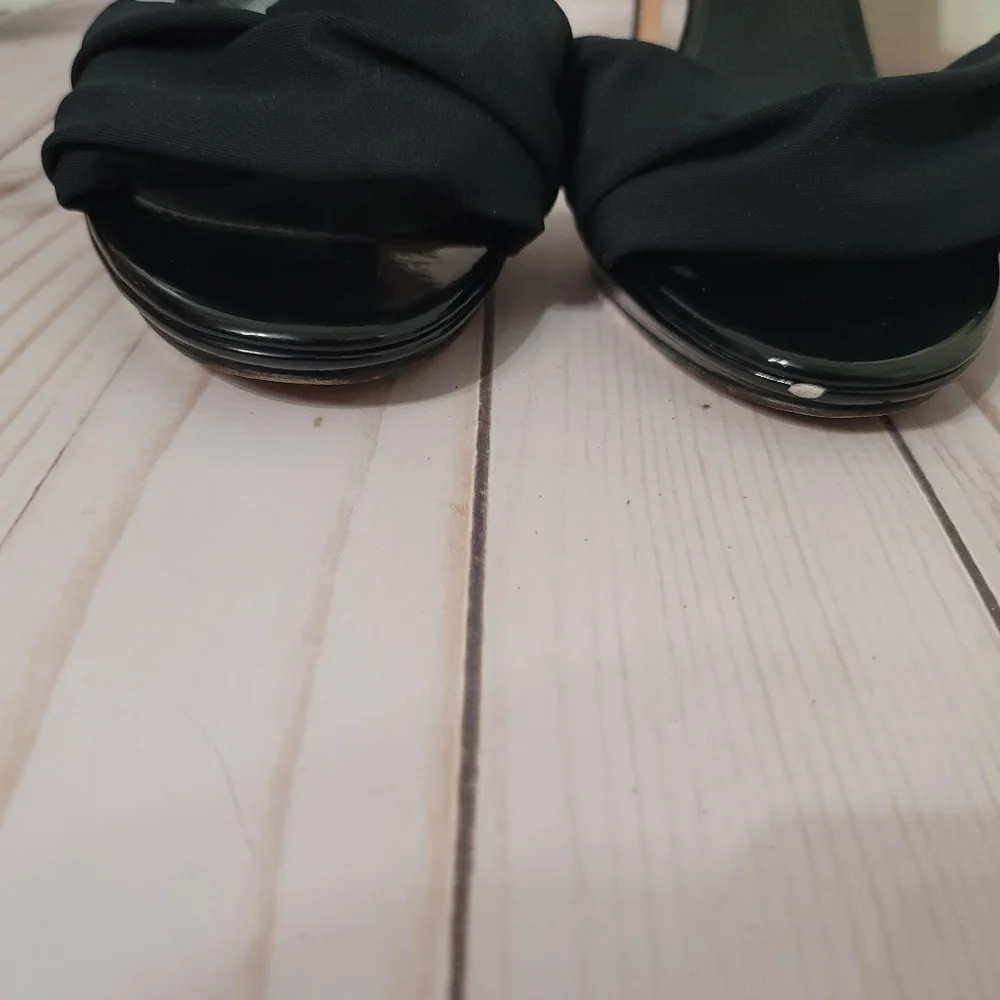 ✨️Gianvito Rossi--Black heels with black elastic strap, size 40, made in italy✨️ - Picture 8 of 16